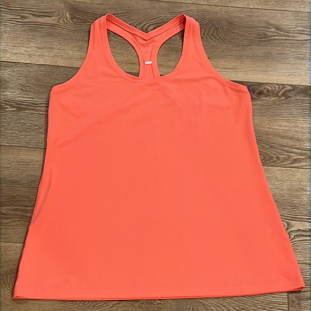 👋🏾 Lululemon Nulu long tank tag torn out but measures 19” pit to pit